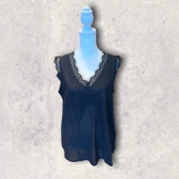 Black Lace Camisole Tank Top - Picture 4 of 6